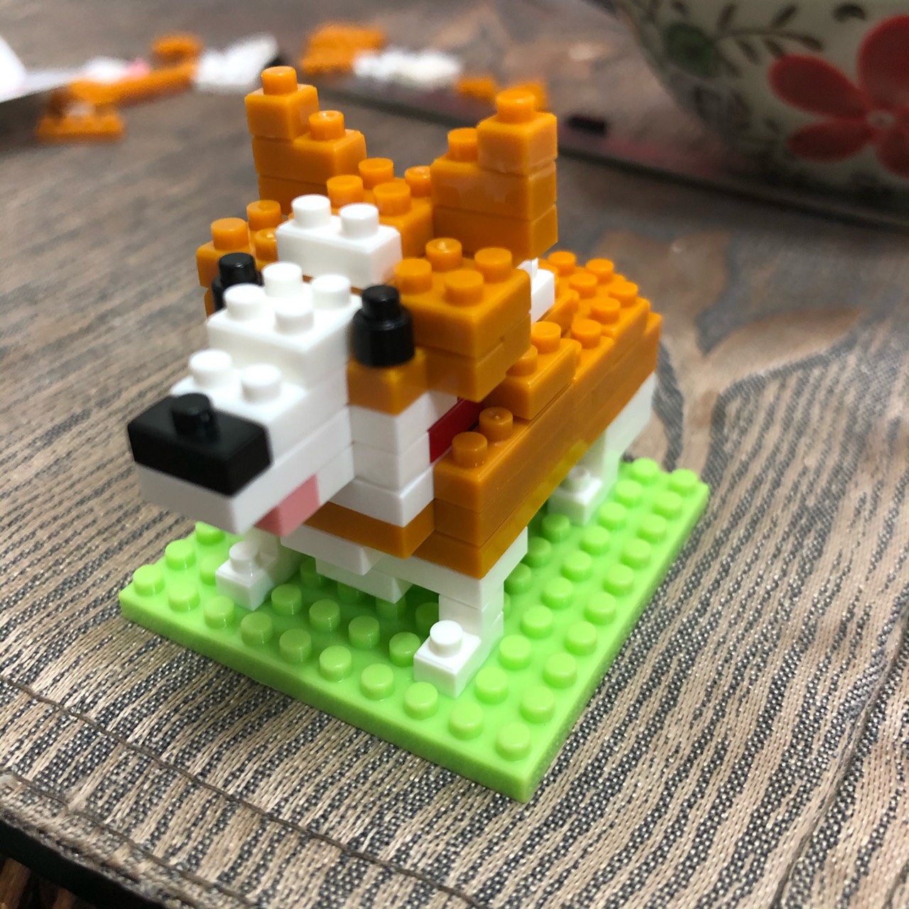 Italki - This Is A Lego Of Corgi. My Sister Bought It In A Japanese 